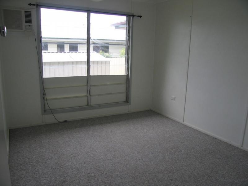 10 Long Street, Blackwater QLD 4717