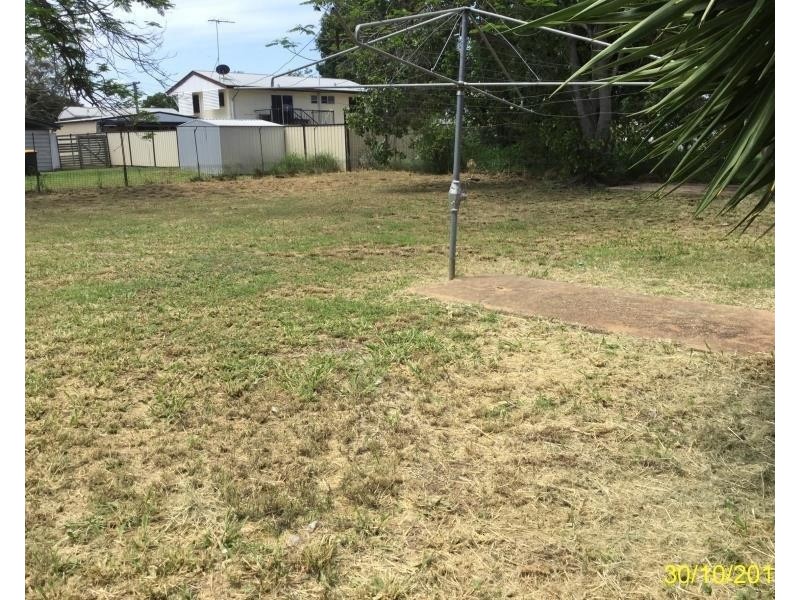 12 Acacia Street, Blackwater QLD 4717