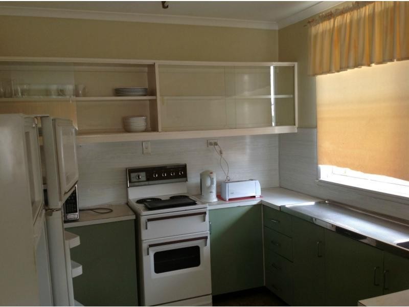 19B Acacia Street, Blackwater QLD 4717
