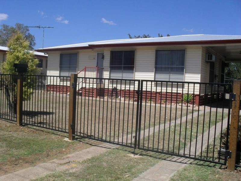 9 Evans Street, Blackwater QLD 4717
