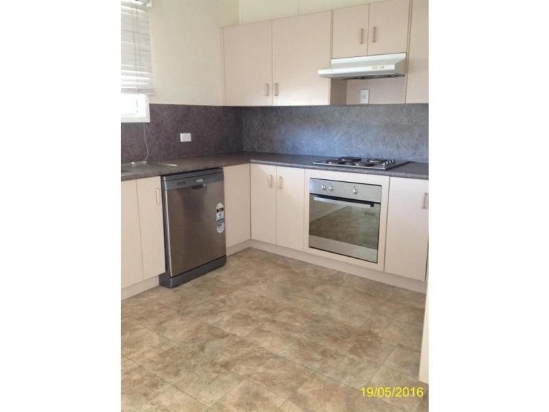 9 Evans Street, Blackwater QLD 4717