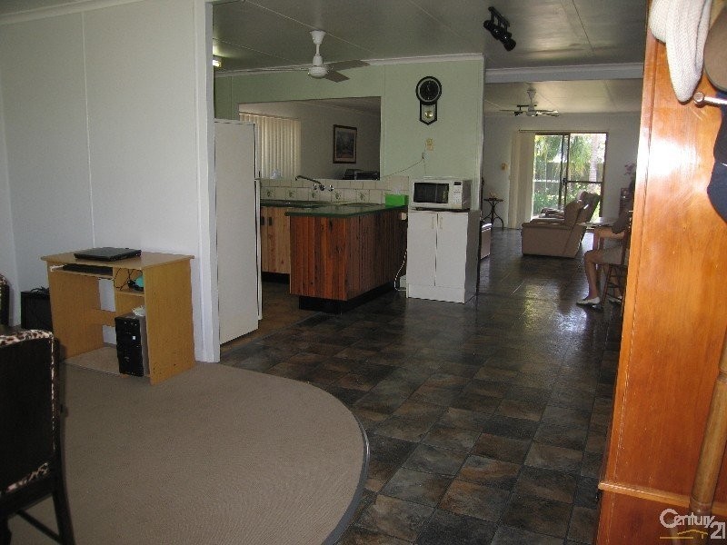8 Cherry Street, Blackwater QLD 4717