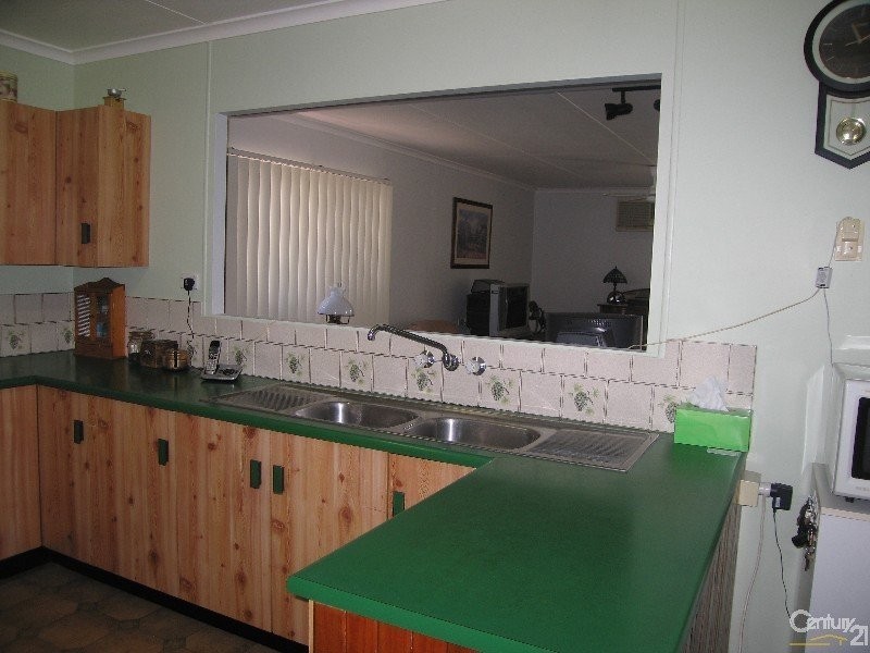 8 Cherry Street, Blackwater QLD 4717