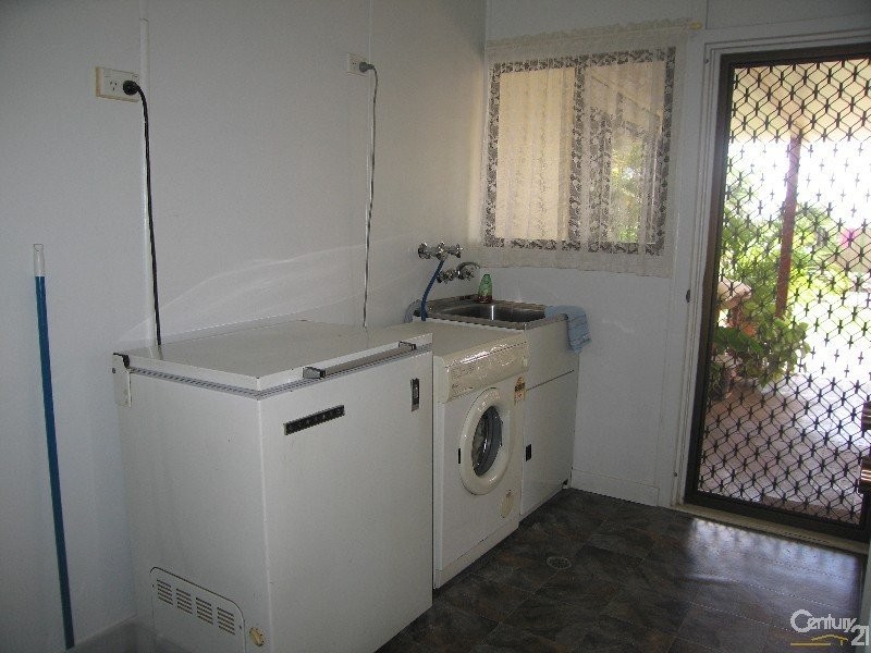 8 Cherry Street, Blackwater QLD 4717