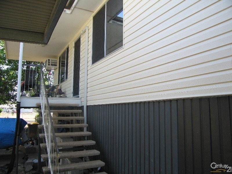 1 Kurrajong Street, Blackwater QLD 4717