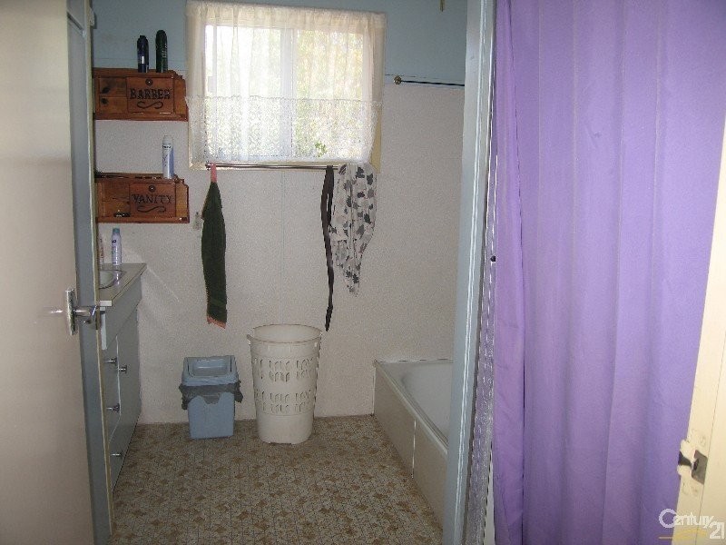 25 Blackbutt Street, Blackwater QLD 4717