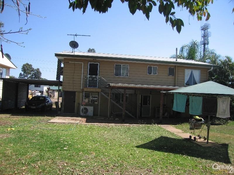 25 Blackbutt Street, Blackwater QLD 4717