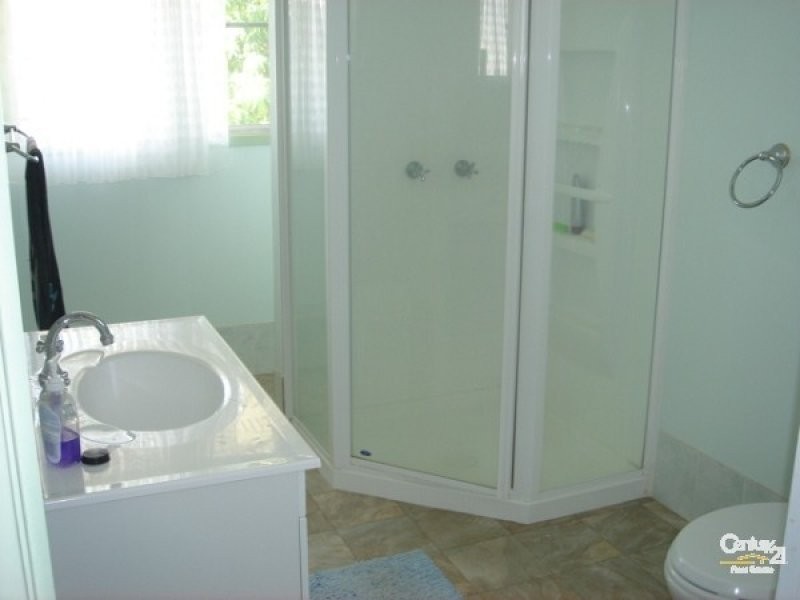 1/22 Wey Street, Blackwater QLD 4717