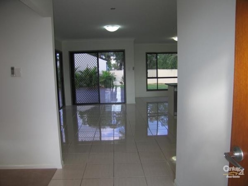 26 Cook Place, Emerald QLD 4720