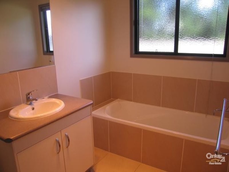 26 Cook Place, Emerald QLD 4720