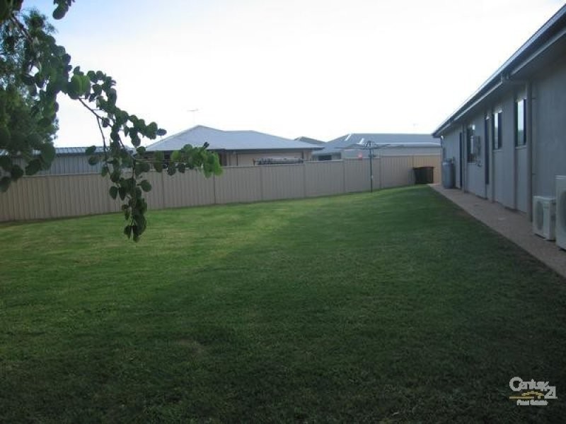 26 Cook Place, Emerald QLD 4720