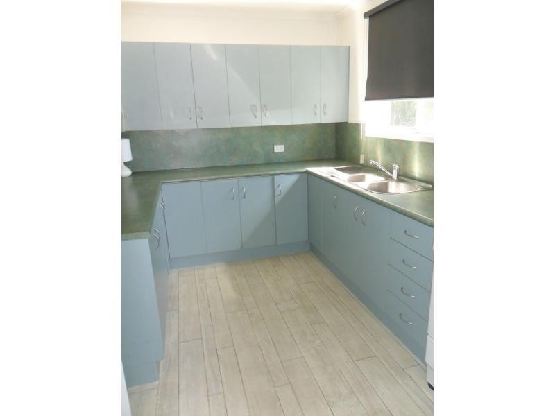 16 Gum Street, Blackwater QLD 4717