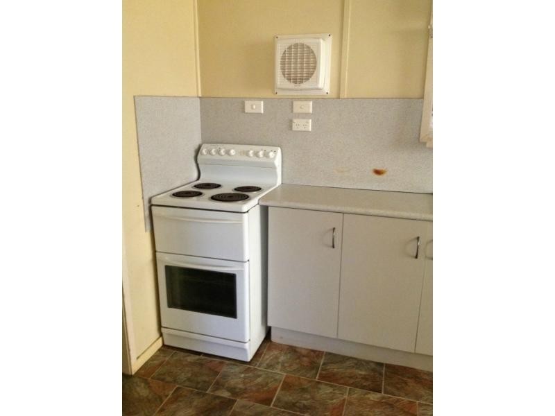 37 Littlefield Street, Blackwater QLD 4717