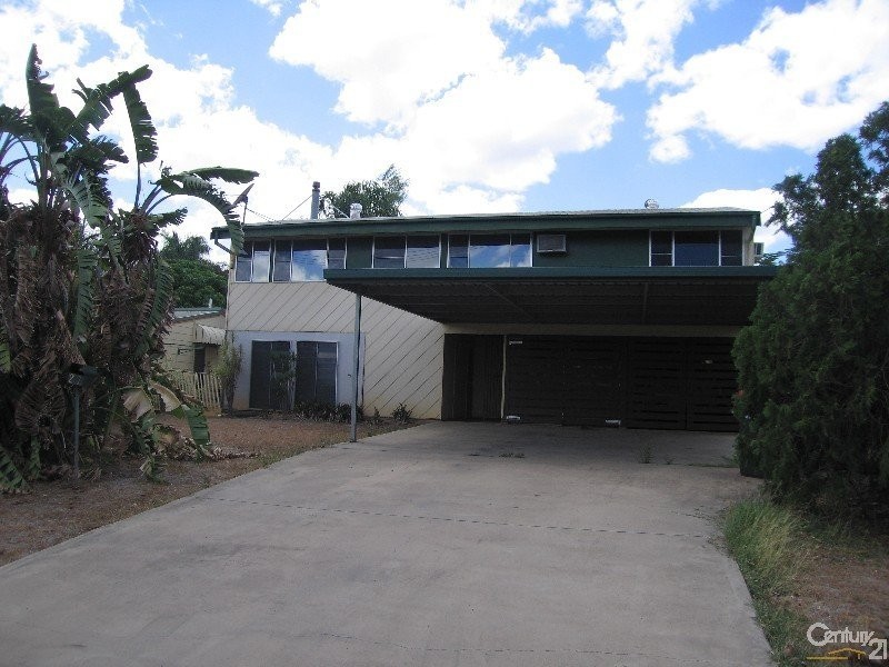 27 Hunter Street, Blackwater QLD 4717