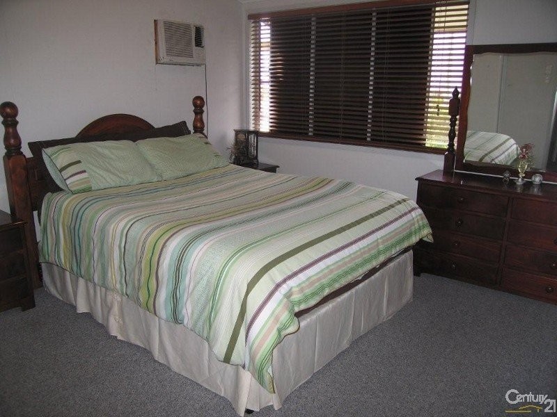 27 Hunter Street, Blackwater QLD 4717