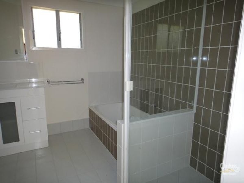 4 Dunning Street, Alpha QLD 4724