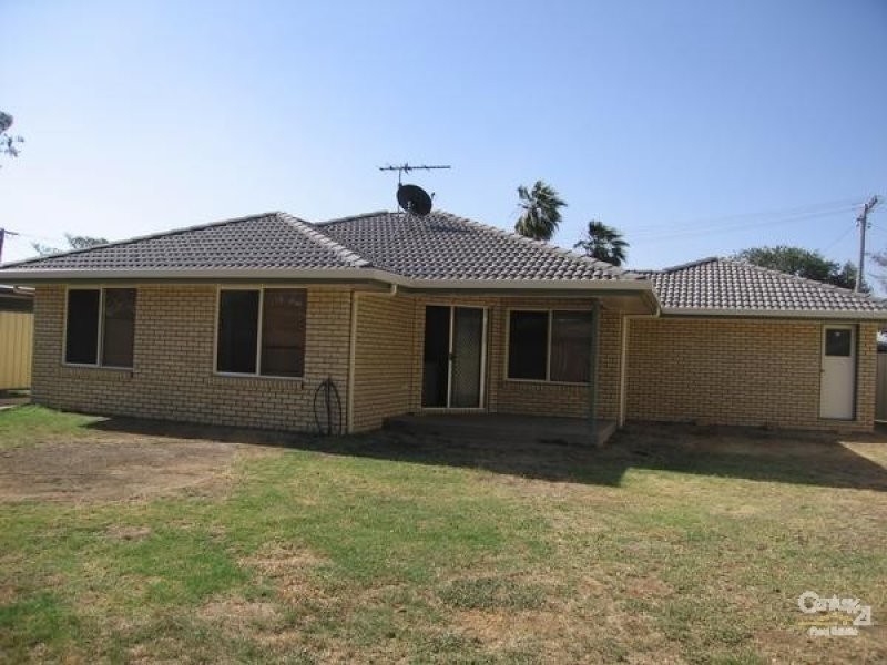 5 Oliffe Street, Blackwater QLD 4717