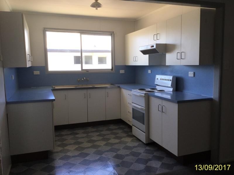 40 Bendee Crescent, Blackwater QLD 4717