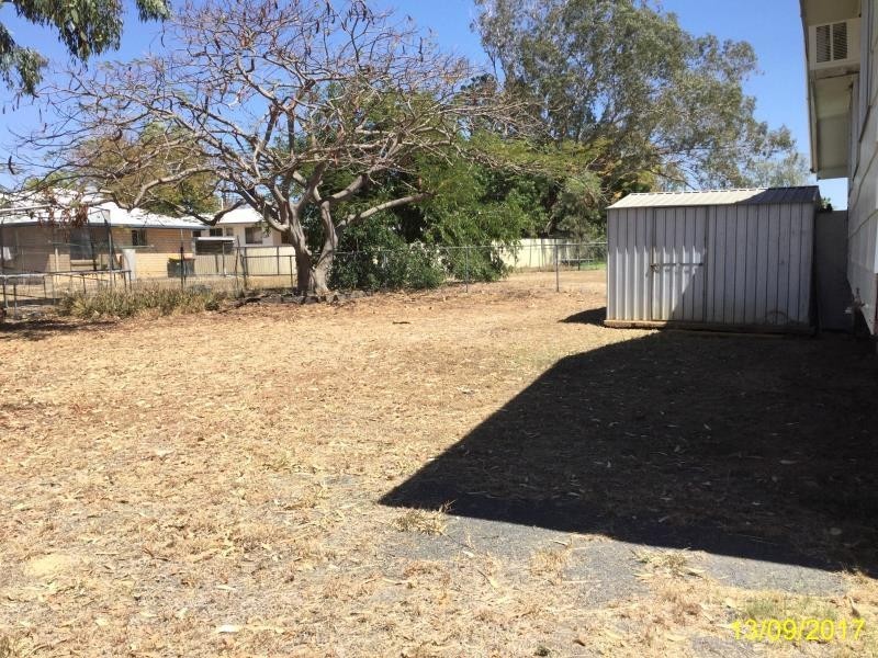 40 Bendee Crescent, Blackwater QLD 4717