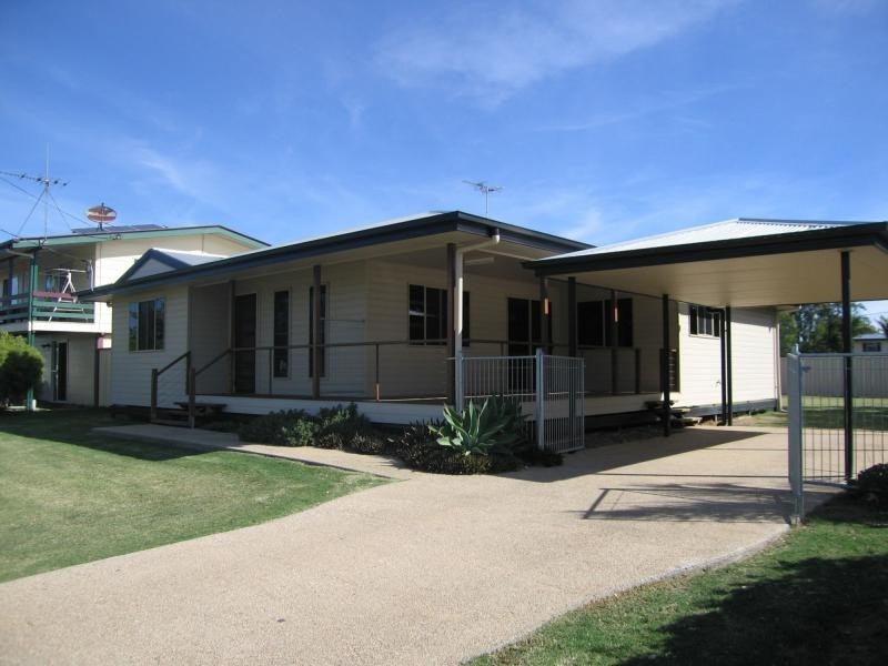 7 Park Street, Blackwater QLD 4717