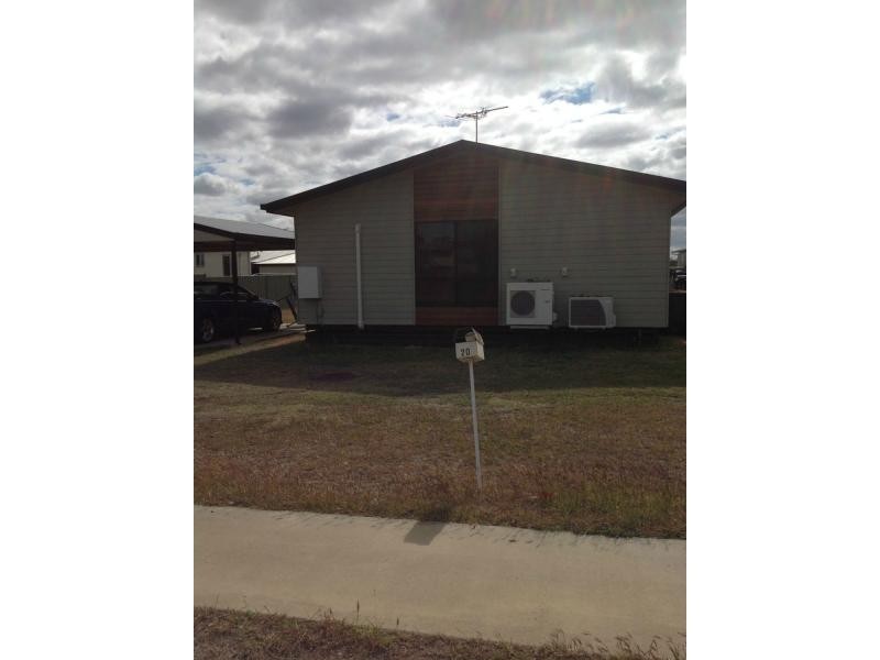 20 Hunter Street, Blackwater QLD 4717