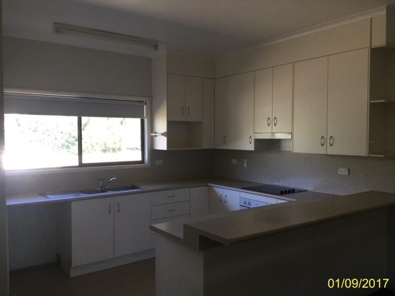 38 Hibiscus Cres, Blackwater QLD 4717