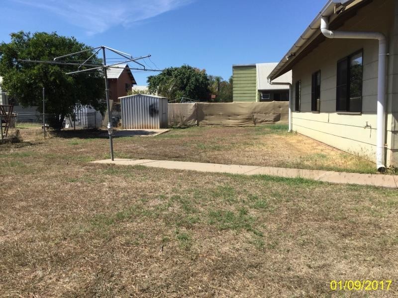 38 Hibiscus Cres, Blackwater QLD 4717
