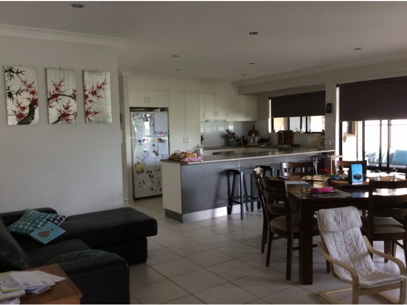 18 Mitchell St, Emerald QLD 4720