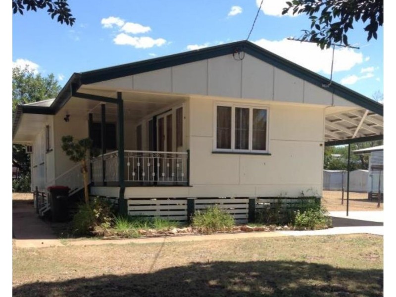 12 Talbot St, Blackwater QLD 4717