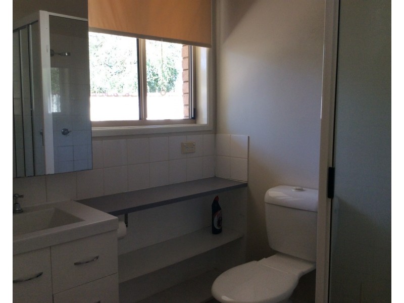 5/4 Andrea Pl, Emerald QLD 4720