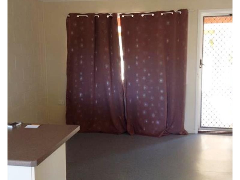 11 Cypress Dr, Emerald QLD 4720