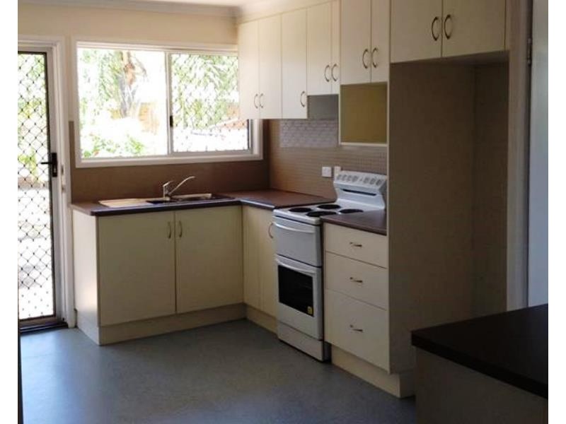 11 Cypress Dr, Emerald QLD 4720