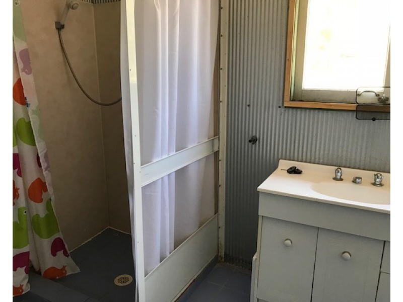 32 Keilambete Rd, The Gemfields QLD 4702
