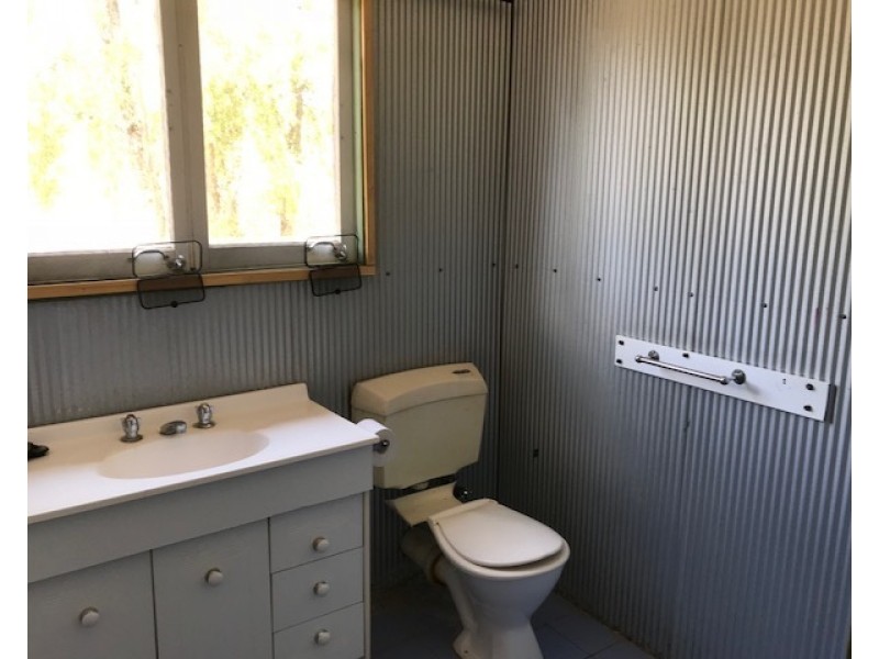 32 Keilambete Rd, The Gemfields QLD 4702