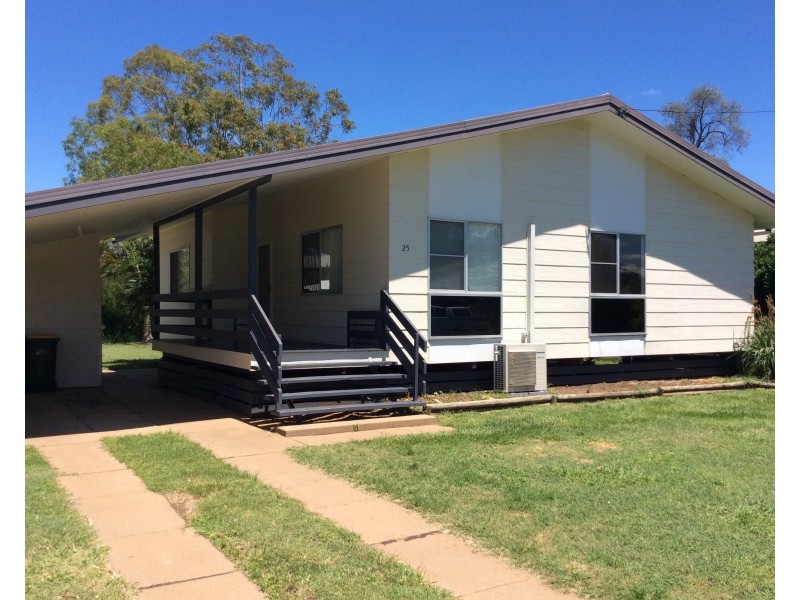 25 Centenary Dr, Emerald QLD 4720