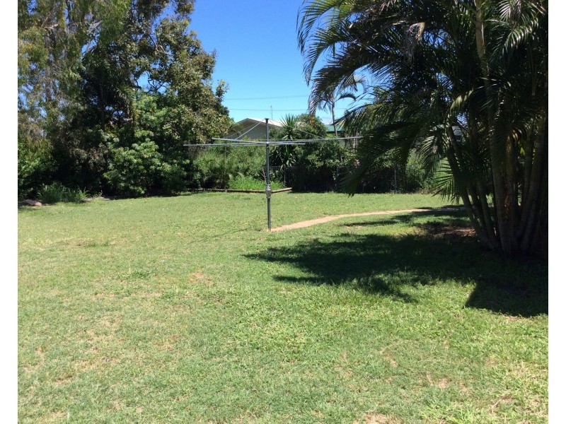 25 Centenary Dr, Emerald QLD 4720