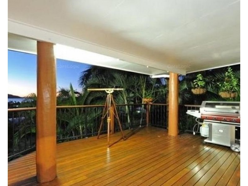 35 Jones Rd, Cannonvale QLD 4802