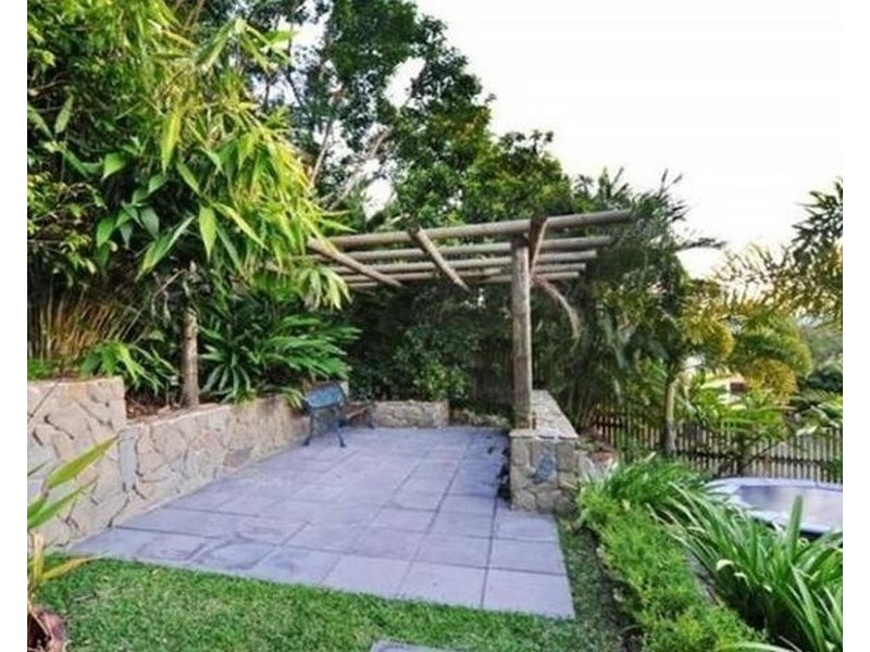 35 Jones Rd, Cannonvale QLD 4802