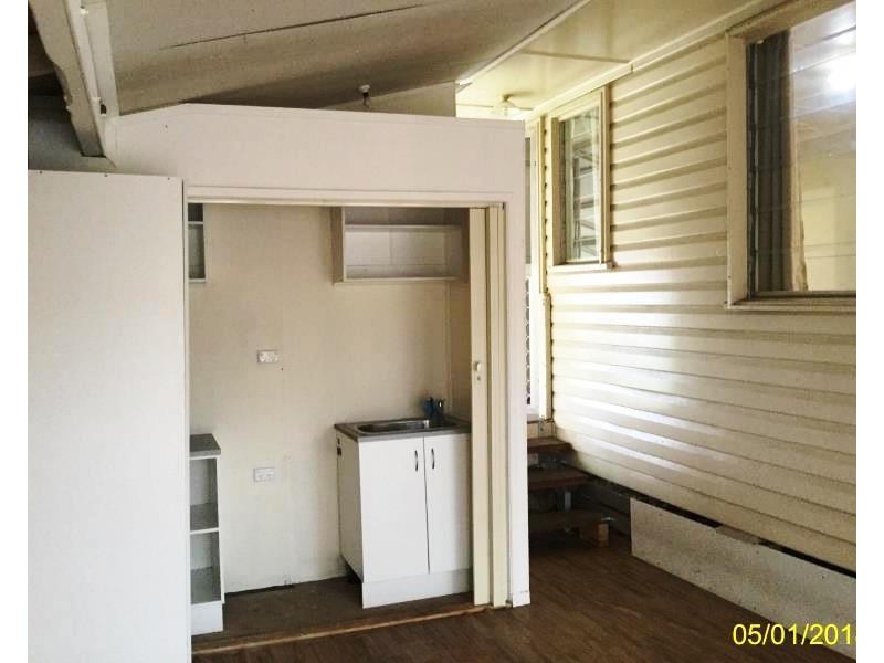 15 Seeman St, Blackwater QLD 4717