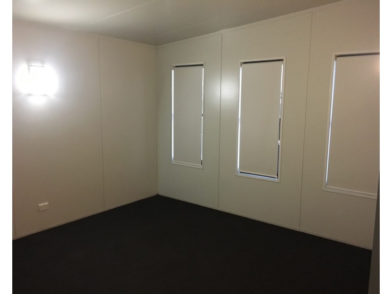 14 Summer Red Ct, Blackwater QLD 4717
