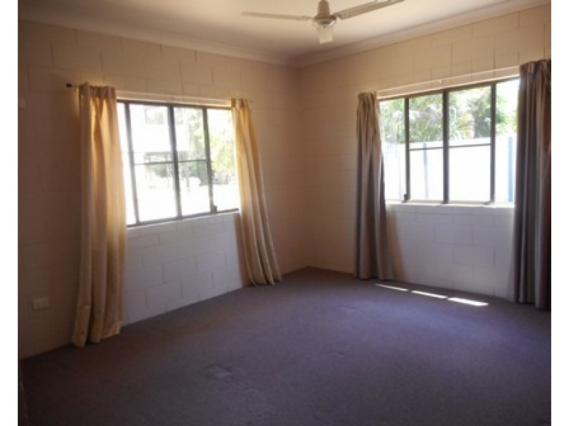 13 Colleen Ave, Emerald QLD 4720