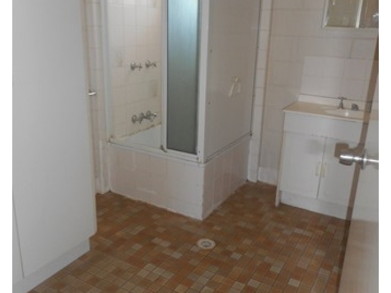 13 Colleen Ave, Emerald QLD 4720