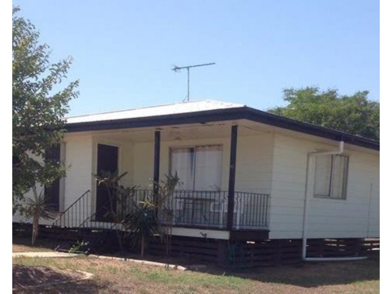 50 Acacia St, Blackwater QLD 4717