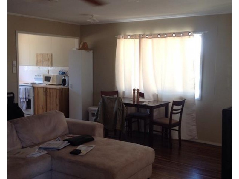 50 Acacia St, Blackwater QLD 4717