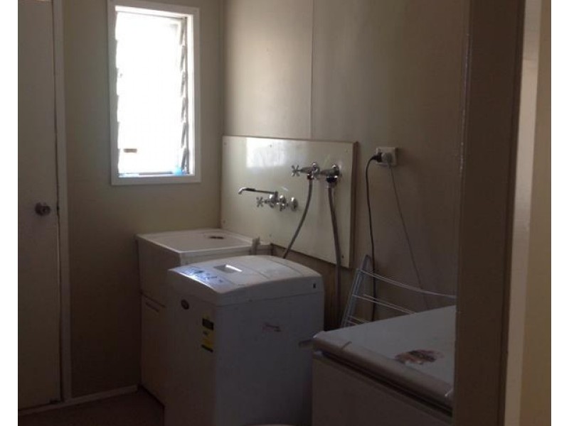 50 Acacia St, Blackwater QLD 4717