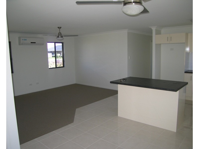 2 Easton Street, Emerald QLD 4720