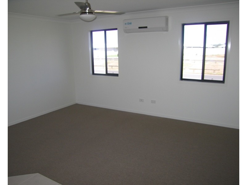 2 Easton Street, Emerald QLD 4720