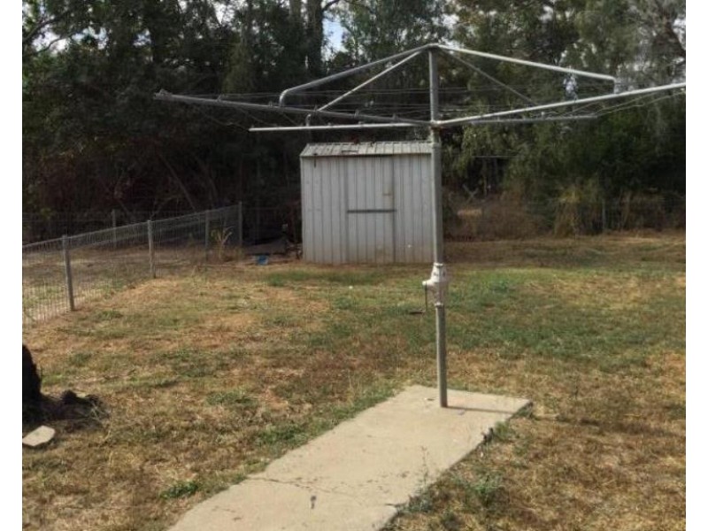 20 Walsh Ave, Blackwater QLD 4717