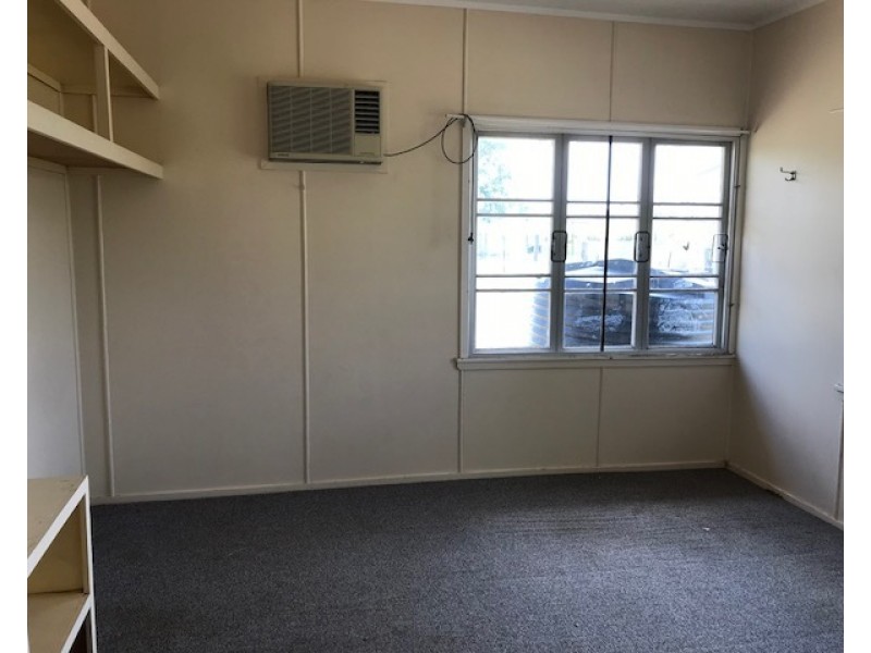 32 Meteor St, Rolleston QLD 4702