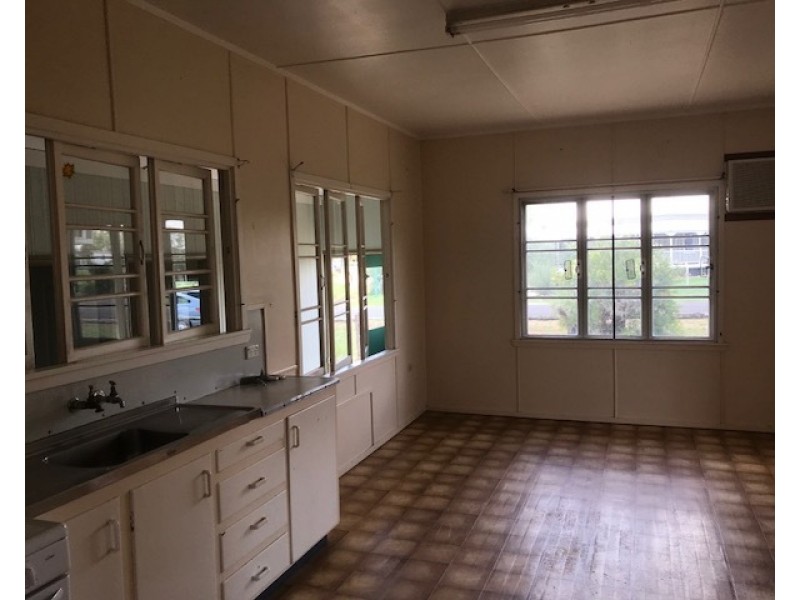 32 Meteor St, Rolleston QLD 4702